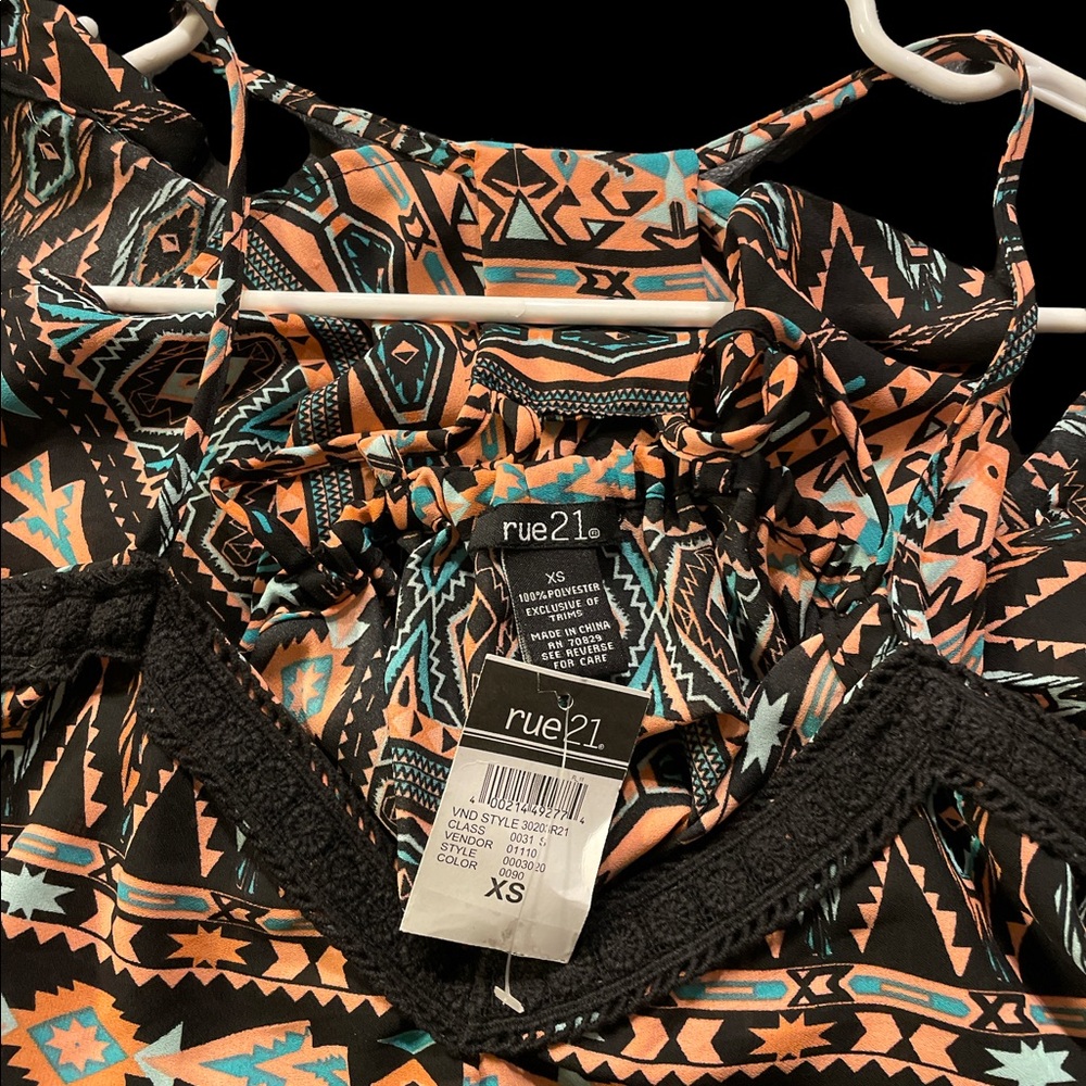 Aztec Style Tank Top - Picture 5 of 5